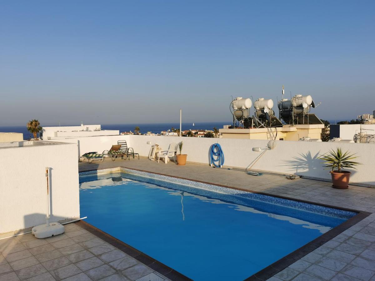 Carisa Downtown With Rooftop Pool Larnaca Exteriör bild