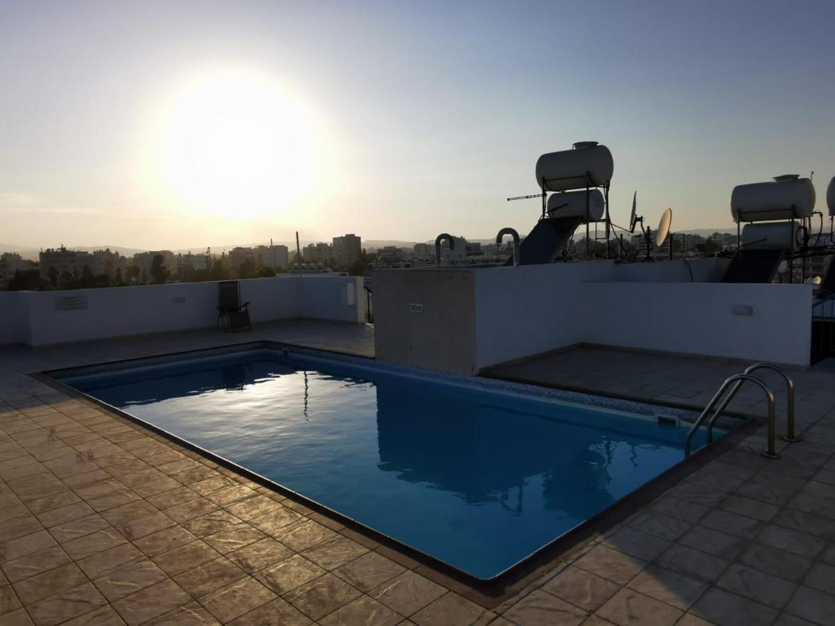 Carisa Downtown With Rooftop Pool Larnaca Exteriör bild
