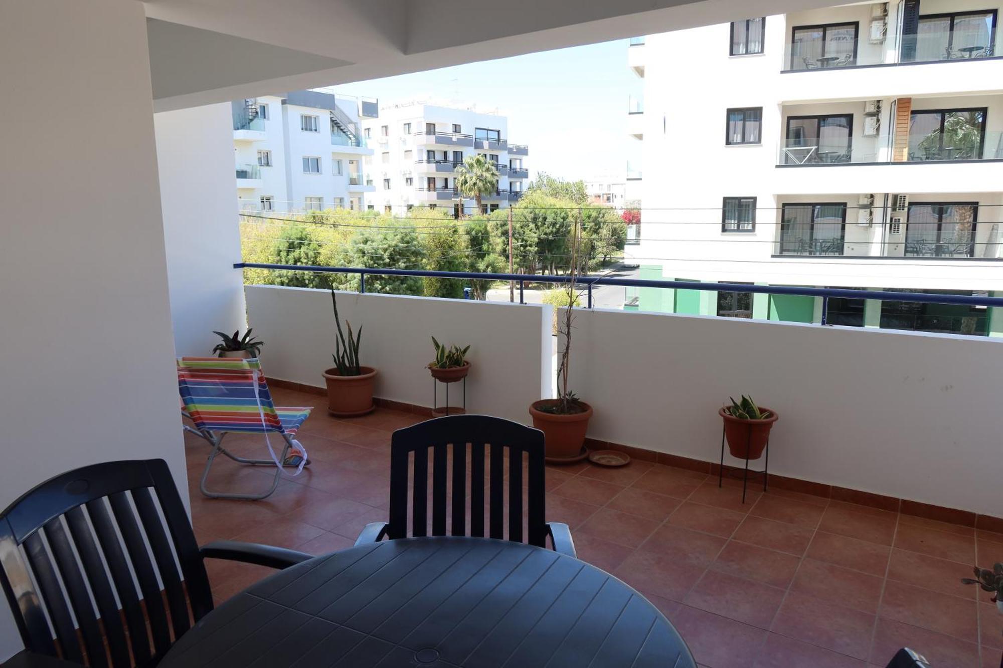 Carisa Downtown With Rooftop Pool Larnaca Exteriör bild